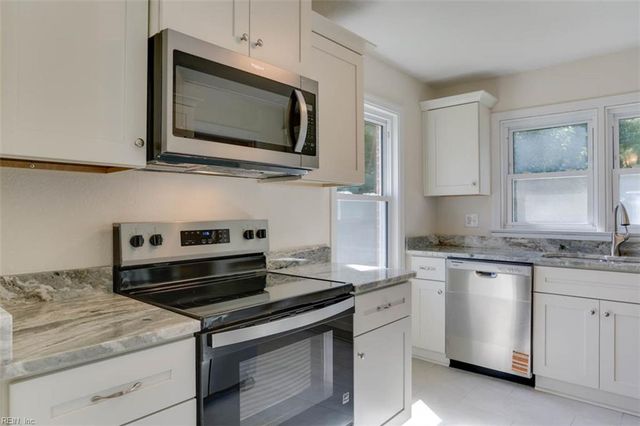 6 Linda CIR, Hampton, VA 23666