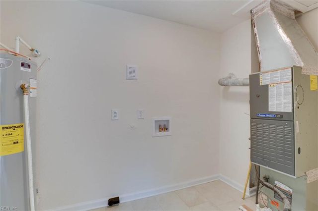 6 Linda CIR, Hampton, VA 23666