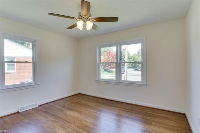 6 Linda CIR, Hampton, VA 23666
