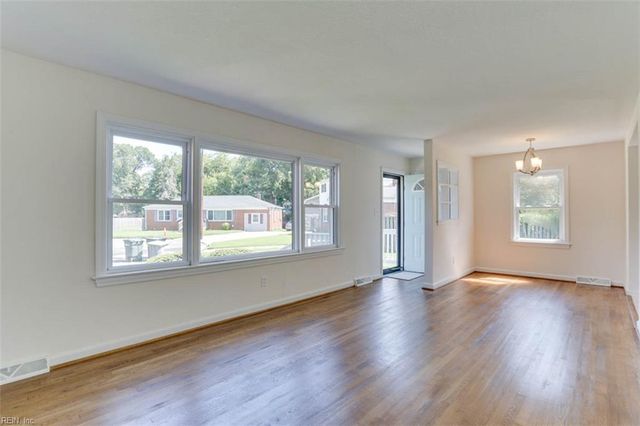 6 Linda CIR, Hampton, VA 23666