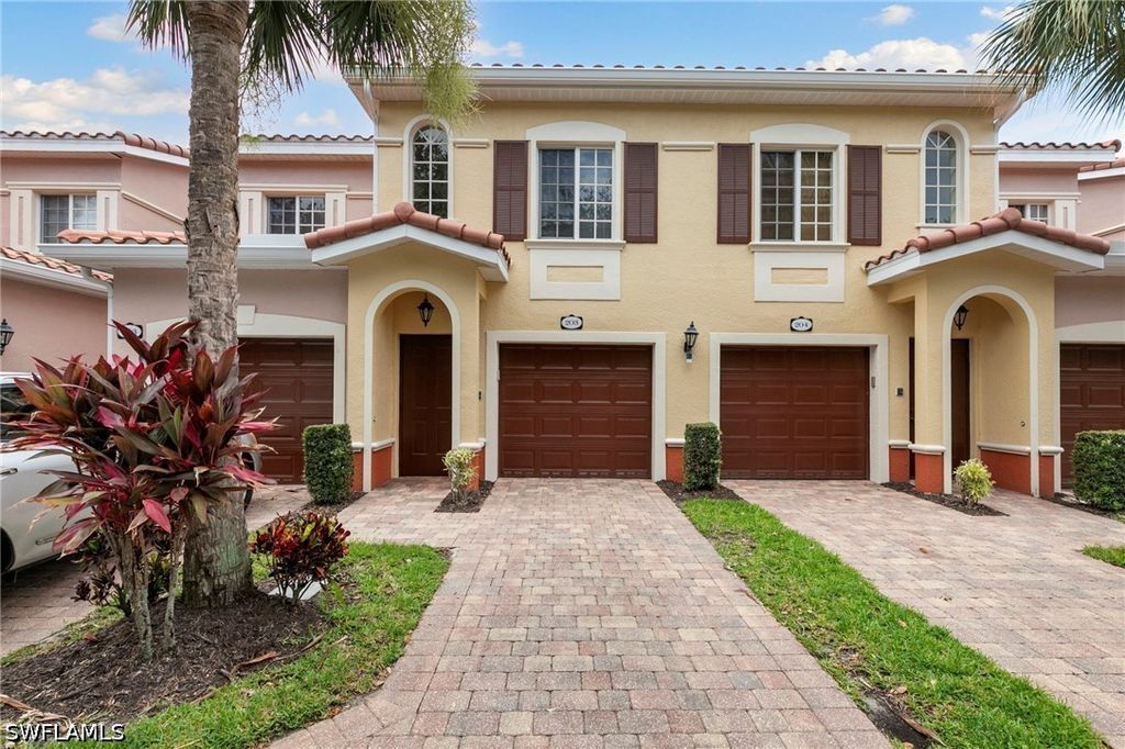 10009 Villagio Gardens LN 203, Estero, FL 33928
