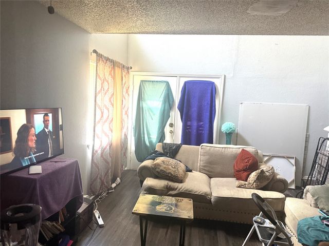 9823 Walnut Street L 201, Dallas, TX 75243