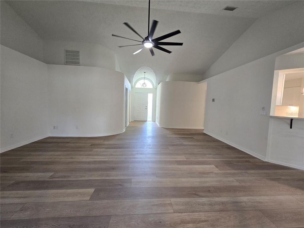 Image 20 of property listing at 719 BALMORAL COURT, Inverness, FL 34453