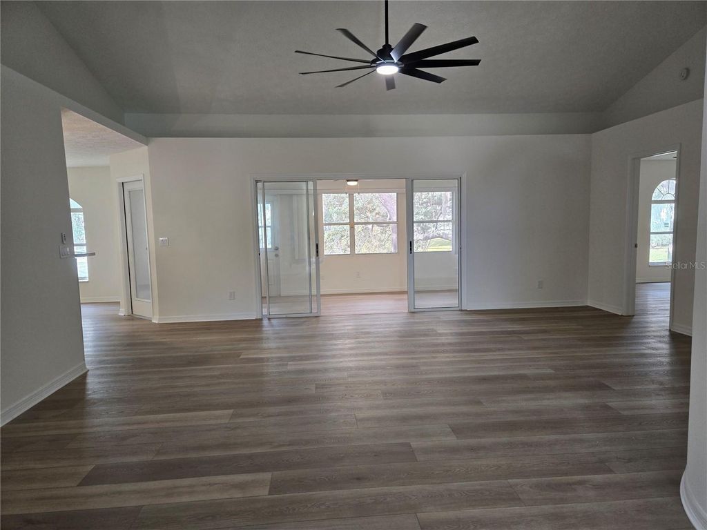 Image 5 of property listing at 719 BALMORAL COURT, Inverness, FL 34453