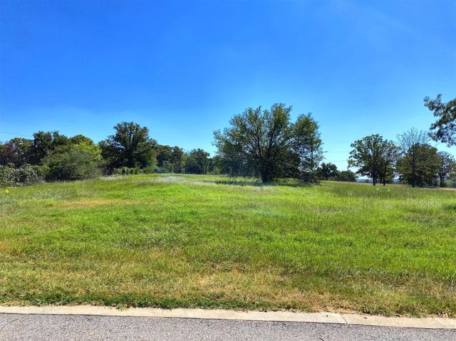 4032 Highland Oaks Lane, Cleburne, TX 76031