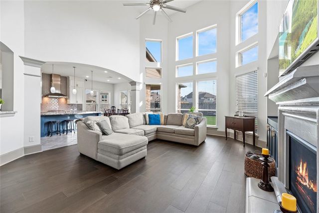 5911 Diamond Shadow Court, Richmond, TX 77469