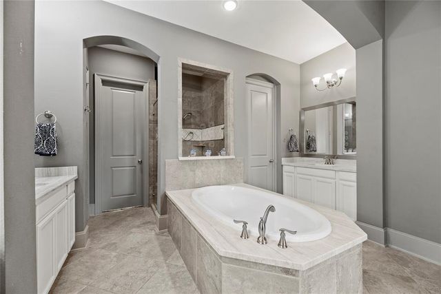 5911 Diamond Shadow Court, Richmond, TX 77469