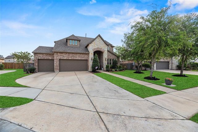 5911 Diamond Shadow Court, Richmond, TX 77469