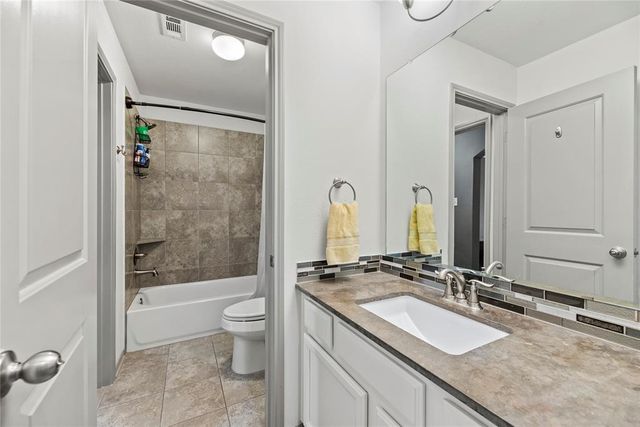 5911 Diamond Shadow Court, Richmond, TX 77469