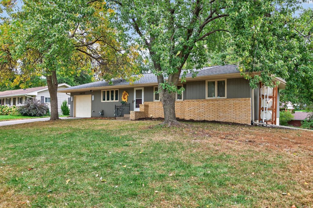 2670 Quail Avenue N, Golden Valley, MN 55422