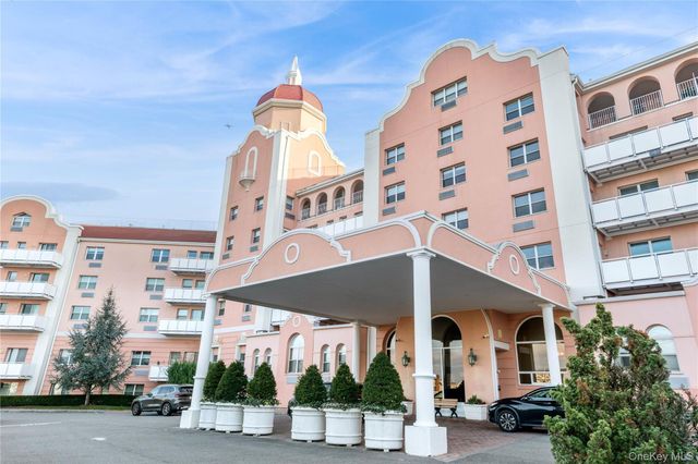 2 Richmond Road ph 6r, Lido Beach, NY 11561