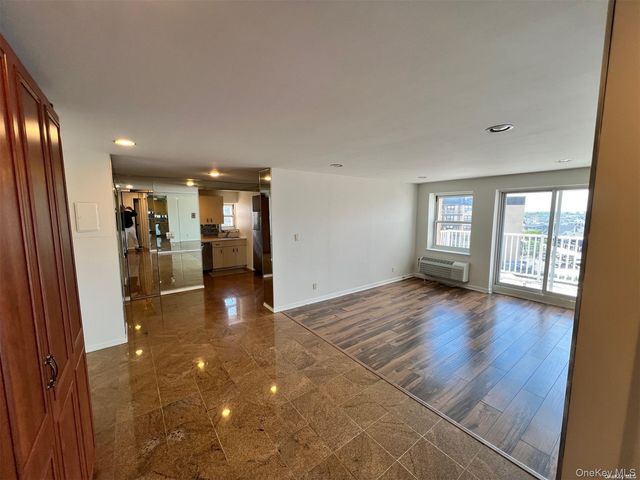 2 Richmond Road ph 6r, Lido Beach, NY 11561