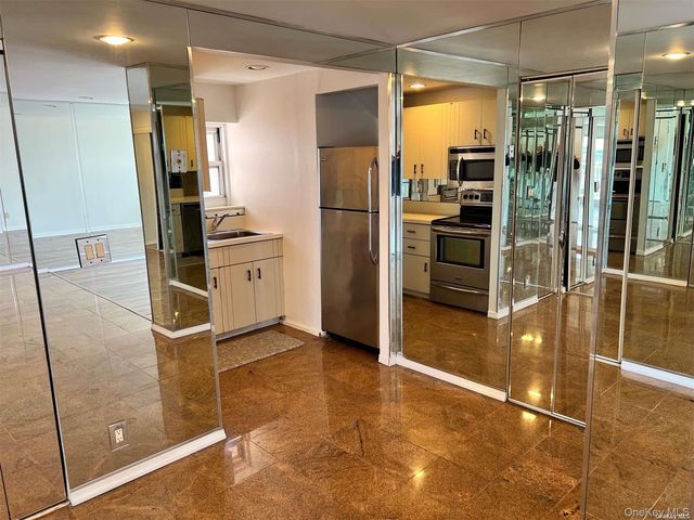 2 Richmond Road ph 6r, Lido Beach, NY 11561