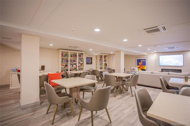 2 Richmond Road ph 6r, Lido Beach, NY 11561