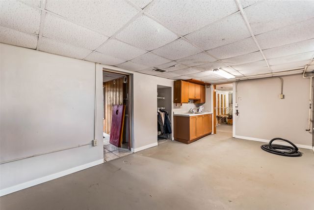 2921 Wood Street, Ames, IA 50014
