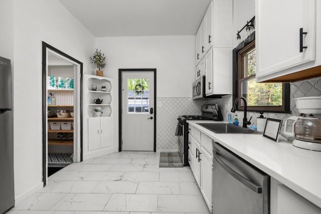 1316 E 9th Street, Davenport, IA 52803