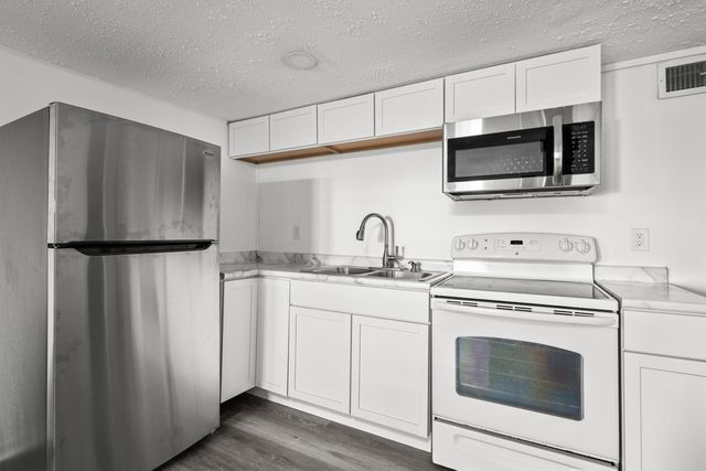 1316 E 9th Street, Davenport, IA 52803