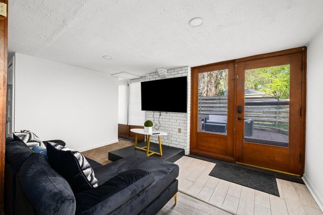 1316 E 9th Street, Davenport, IA 52803