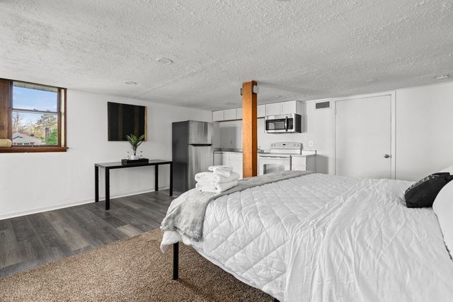 1316 E 9th Street, Davenport, IA 52803