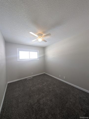 3349 Ridgecliffe Drive, Flint, MI 48532