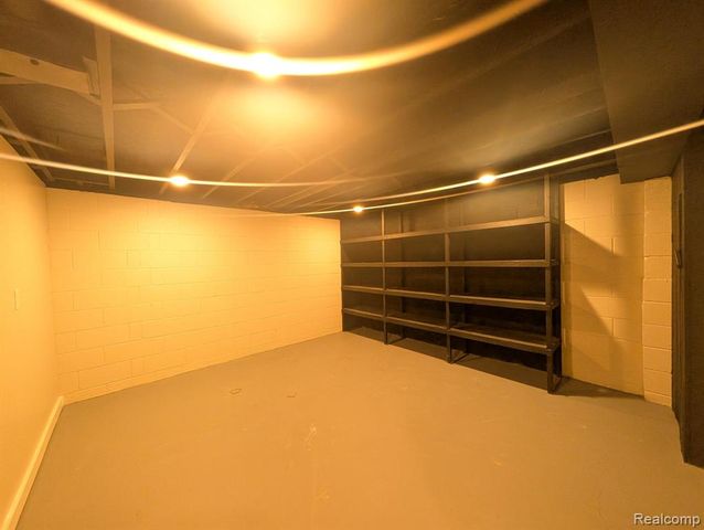 3349 Ridgecliffe Drive, Flint, MI 48532