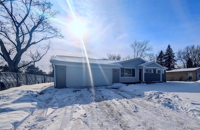 3349 Ridgecliffe Drive, Flint, MI 48532