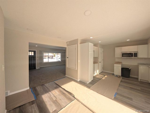 3349 Ridgecliffe Drive, Flint, MI 48532