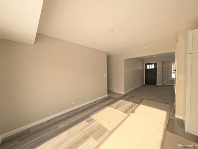 3349 Ridgecliffe Drive, Flint, MI 48532