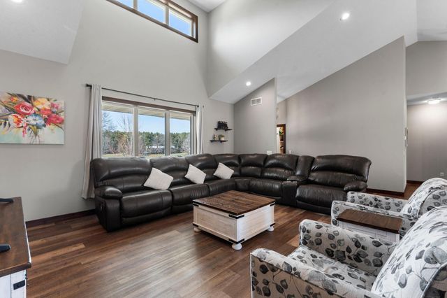 3010 Tamarack Place, Cambridge, MN 55008