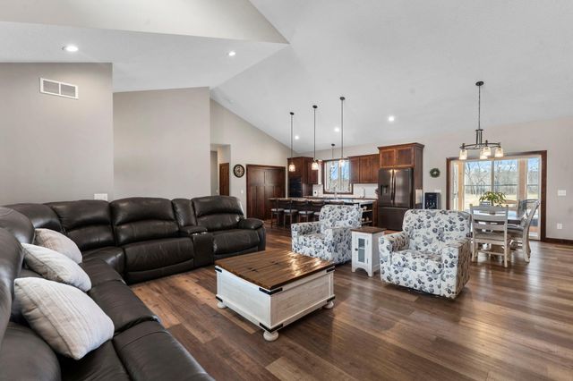 3010 Tamarack Place, Cambridge, MN 55008