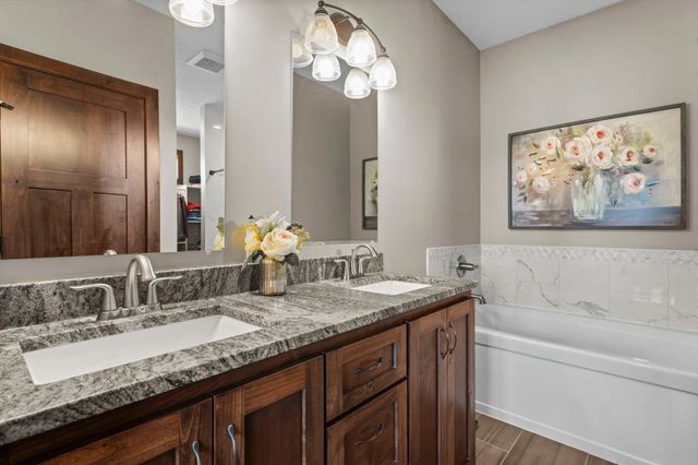 3010 Tamarack Place, Cambridge, MN 55008