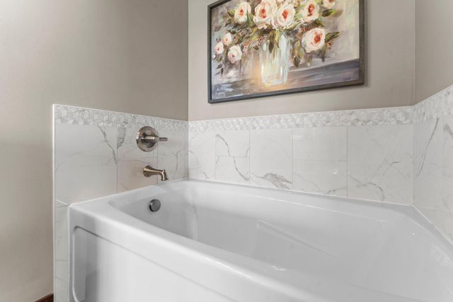 3010 Tamarack Place, Cambridge, MN 55008