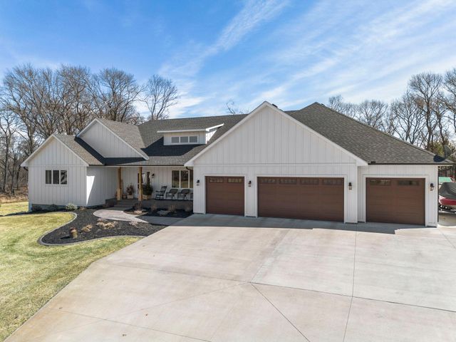 3010 Tamarack Place, Cambridge, MN 55008