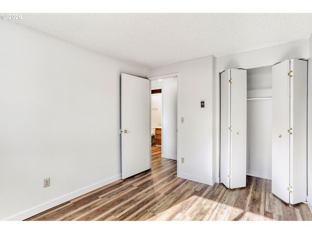 650 Sw MEADOW Dr 219, Beaverton, OR 97006