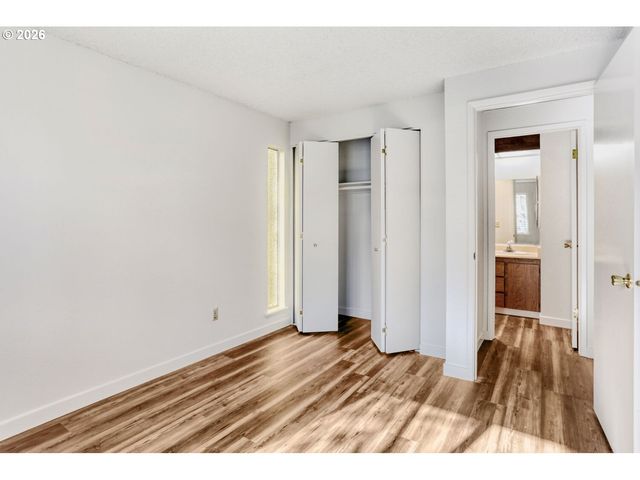 650 Sw MEADOW Dr 219, Beaverton, OR 97006