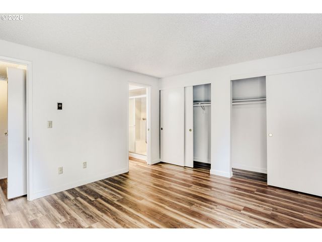 650 Sw MEADOW Dr 219, Beaverton, OR 97006