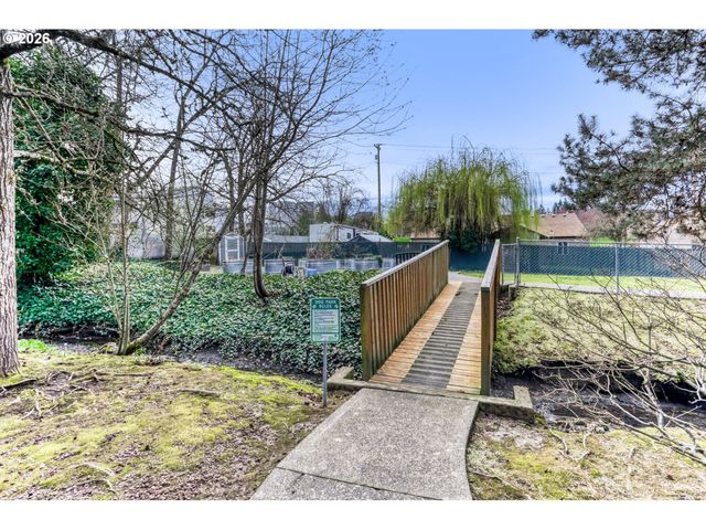 650 Sw MEADOW Dr 219, Beaverton, OR 97006