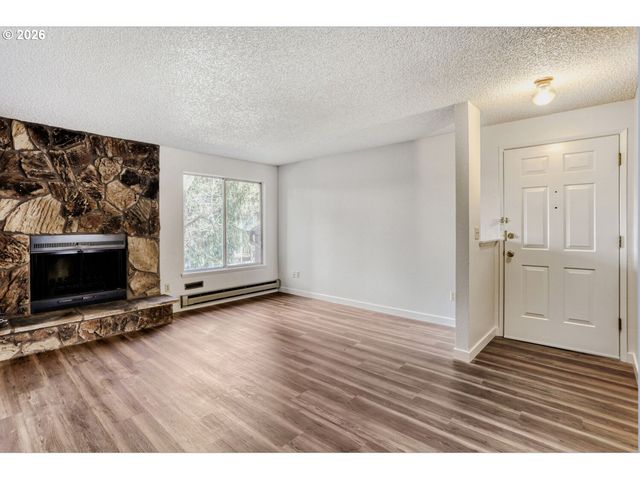 650 Sw MEADOW Dr 219, Beaverton, OR 97006