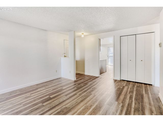 650 Sw MEADOW Dr 219, Beaverton, OR 97006