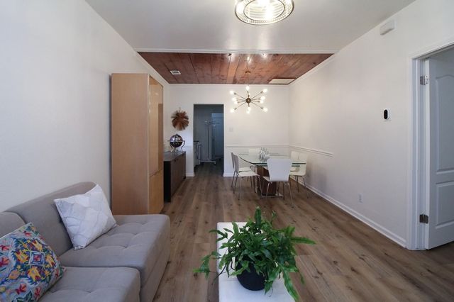 5411 Hudson ST, Austin, TX 78721