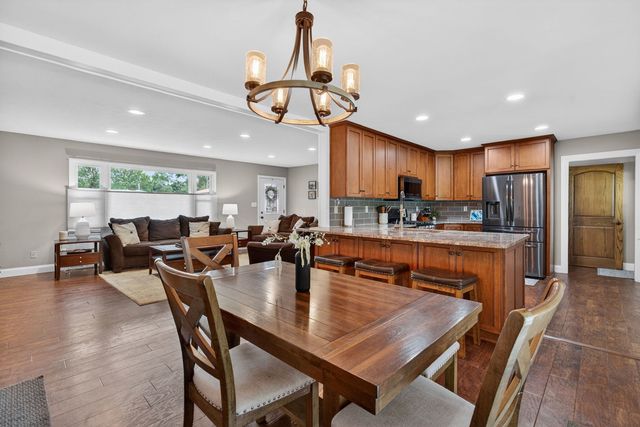 23854 W ESSEX Drive, Channahon, IL 60410