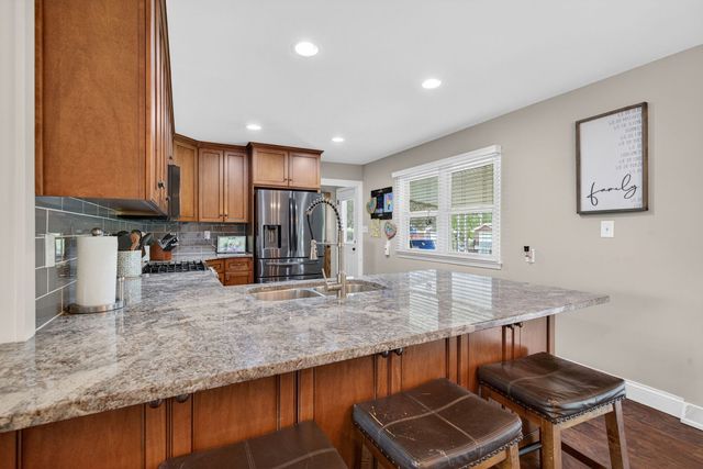 23854 W ESSEX Drive, Channahon, IL 60410