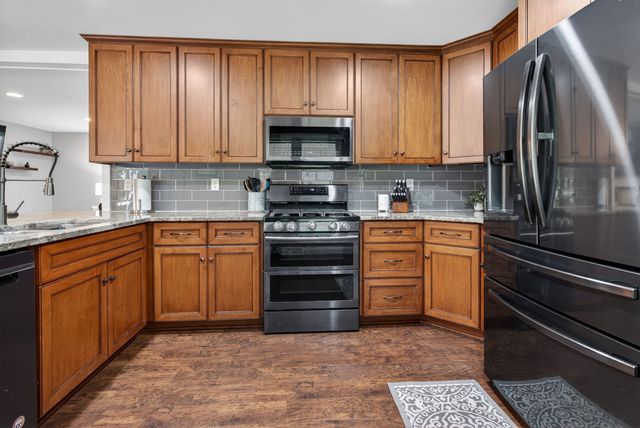 23854 W ESSEX Drive, Channahon, IL 60410