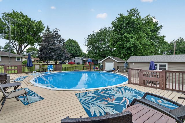 23854 W ESSEX Drive, Channahon, IL 60410