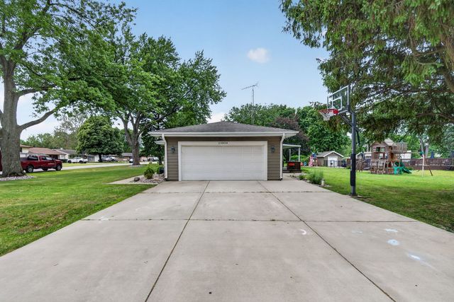 23854 W ESSEX Drive, Channahon, IL 60410