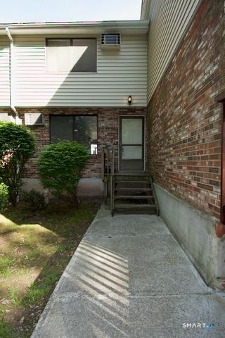 839 Blackstone Village 839, Meriden, CT 06450