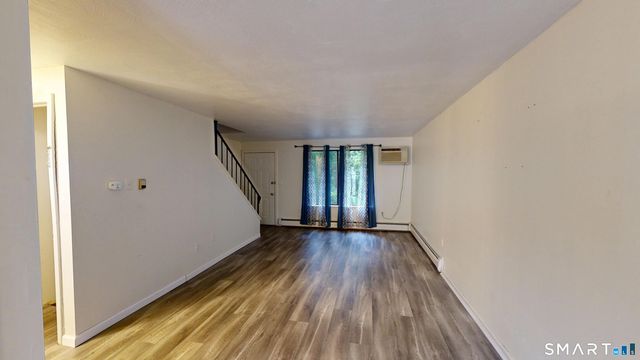 839 Blackstone Village 839, Meriden, CT 06450