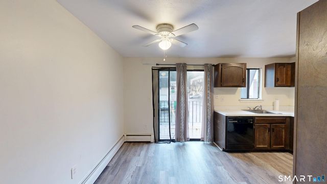 839 Blackstone Village 839, Meriden, CT 06450