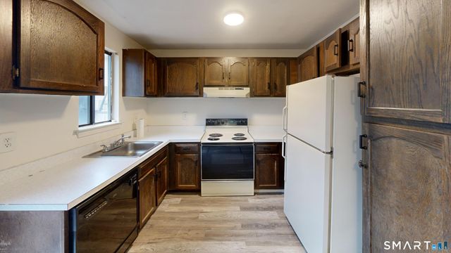 839 Blackstone Village 839, Meriden, CT 06450