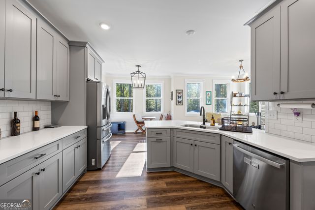 11 Bradley Road, Talking Rock, GA 30175